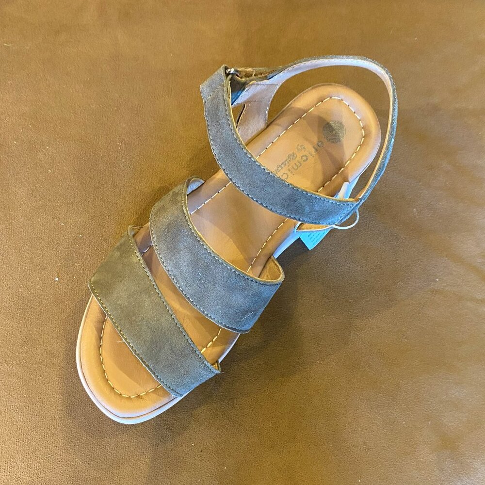 Eric Michael - Willow Green - Multiple Sizes (New… - image 2